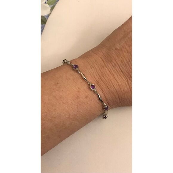 Lovely One Carat Round Bezel Set Genuine Amethyst Station Link Bracelet - Picture 2 of 2
